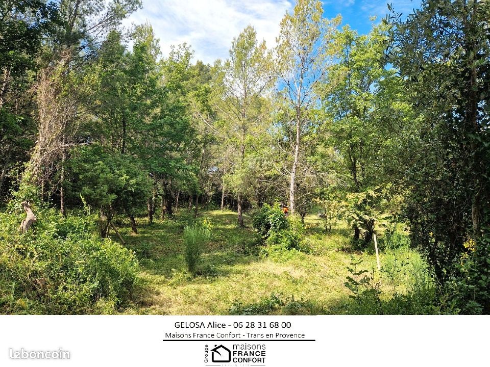 Terrain 1000 m² · à Flayosc · 140 000 €