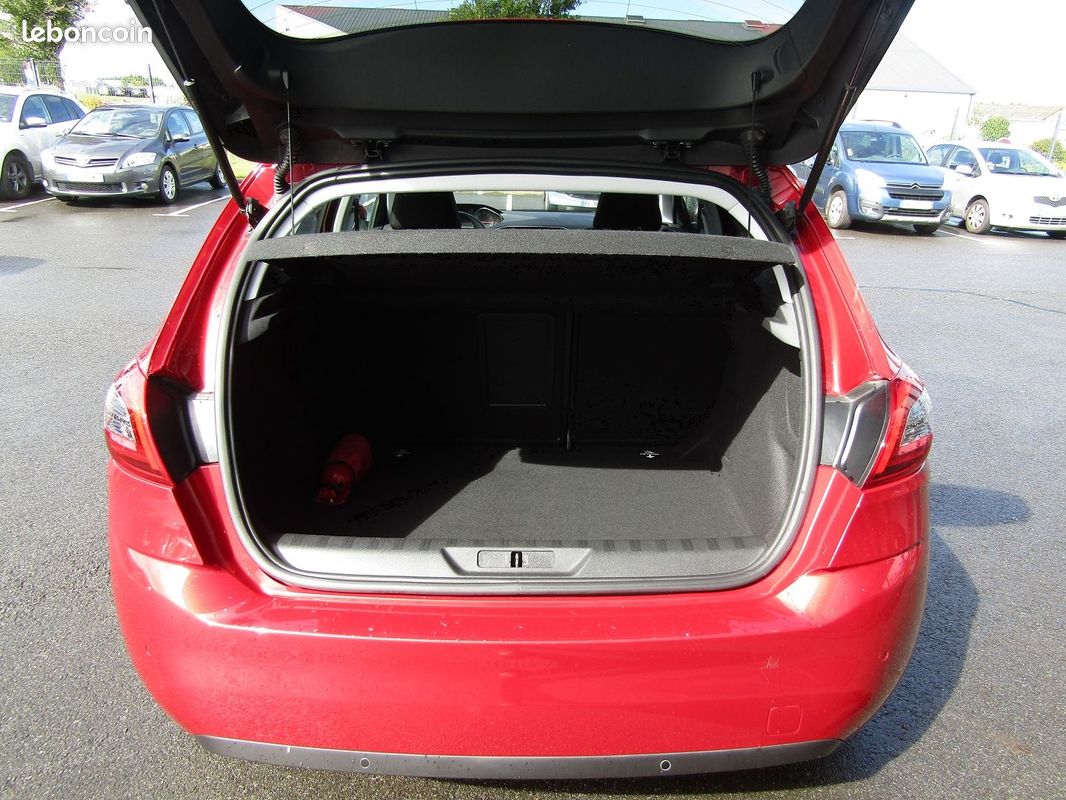 Peugeot 308 1.2 PURETECH 130CH E6.3 S&S ALLURE (image 4)