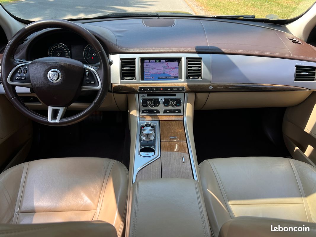 JAGUAR XF (2) 3.0 V6 D 240 BVA LUXE PREMIUM SERIE LIMITE / Historique d'entretien / Garantie (image 2)