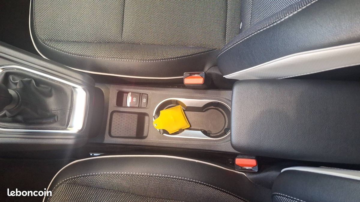 Renault captur tce 140 21 intens (image 29)