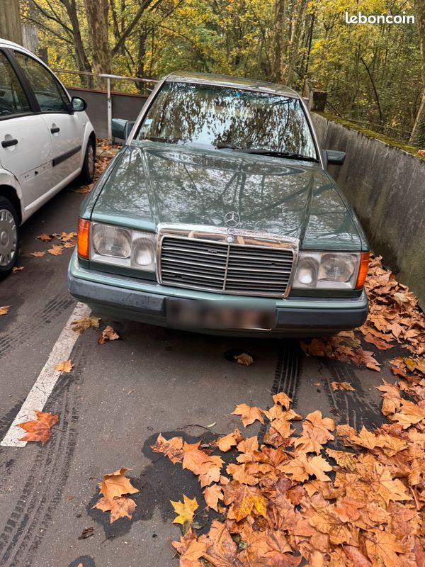Mercedes 220E 1993 - Voitures