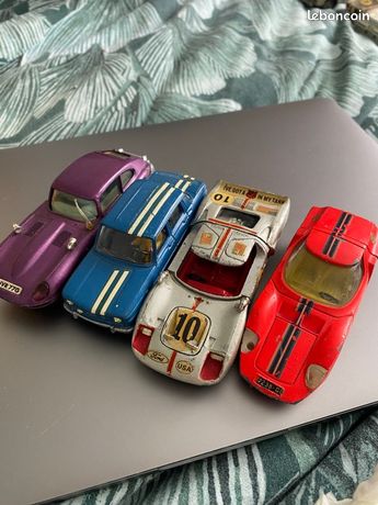 Dinky toys Renault R8 référence 517 - Collection