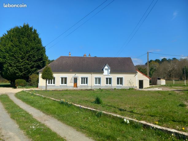 Maison rènovèe - Mayet - 890 euros-disponible 1/06/25