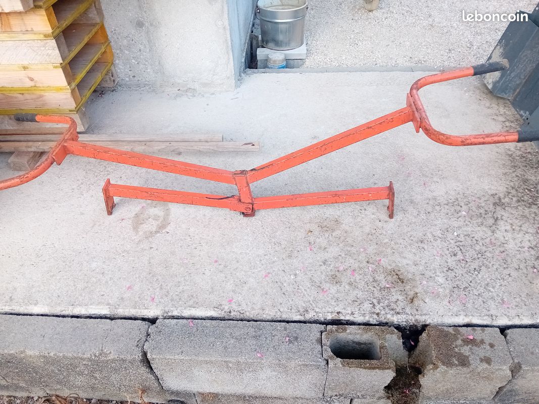 Vends pince à bordures (image 1)