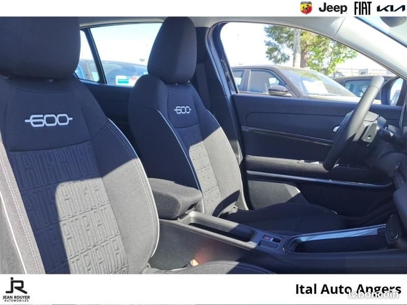 Fiat 600 1.2 Hybrid 100ch Pack Confort & Style DCT6 (image 17)