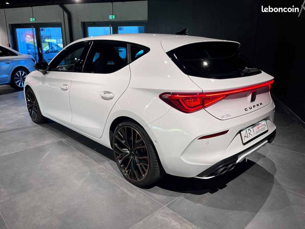 CUPRA LEON 2.0 TSI 300 VZ DSG7 MALUS INCLUS Volant Supersport Beats Audio Caméra (image 3)