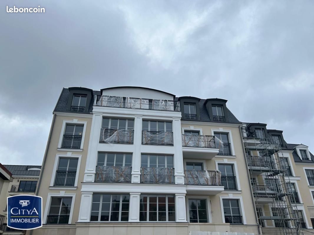 Appartement 1 pièce 41 m² · à Clamart · 41 m² · 990 €