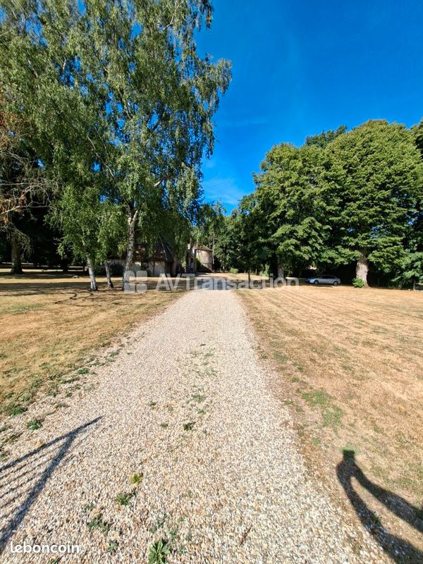Maison 8 pièces 163 m² · à Illiers-l'Évêque · 163 m² · 390 000 €