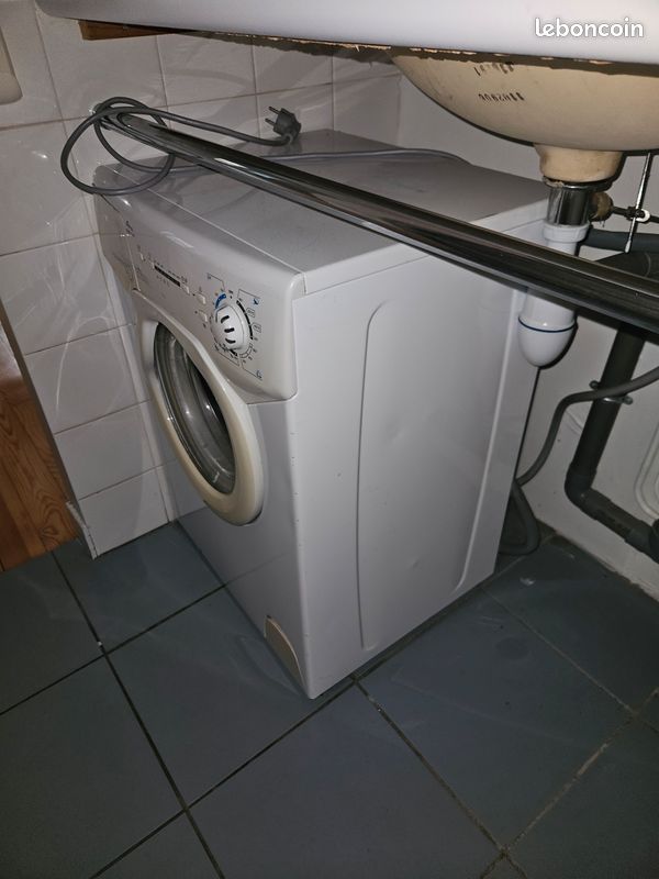 Donne machine laver linge Candy 4 kg camping a reparer (image 2)