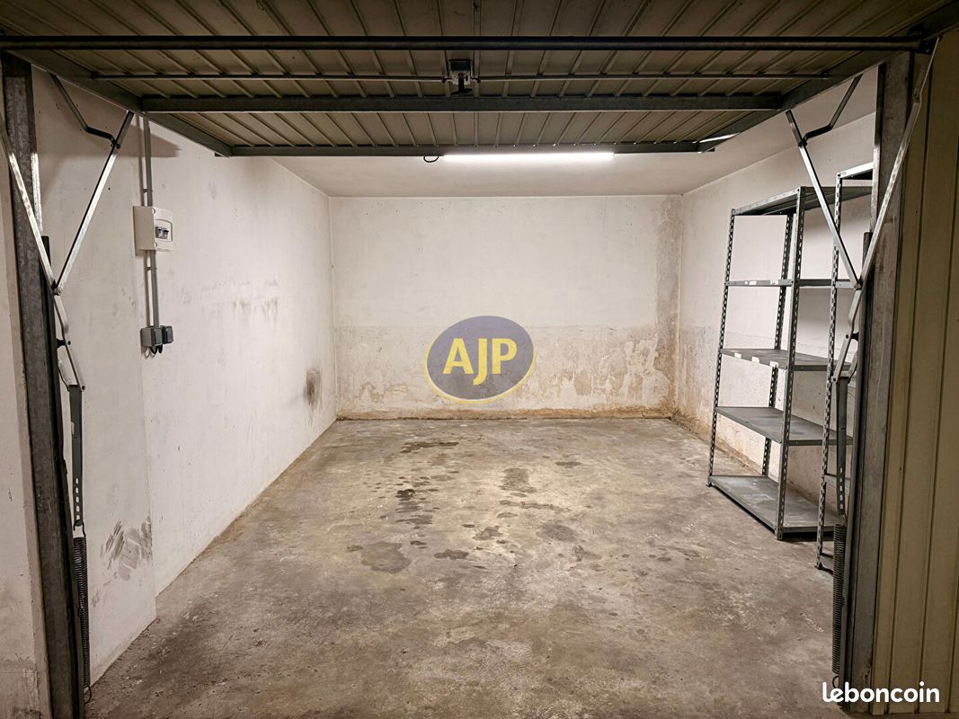 Parking 1 pièce 18 m² · à Biarritz · 18 m² · 250 €