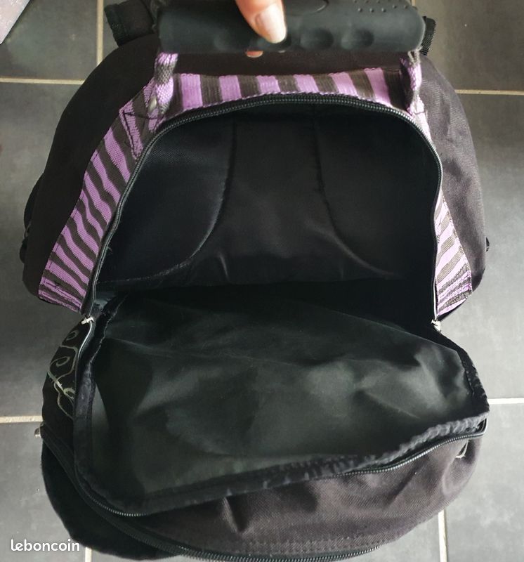 Cartable fille noir et violet très grand avec des compartiments (image 3)