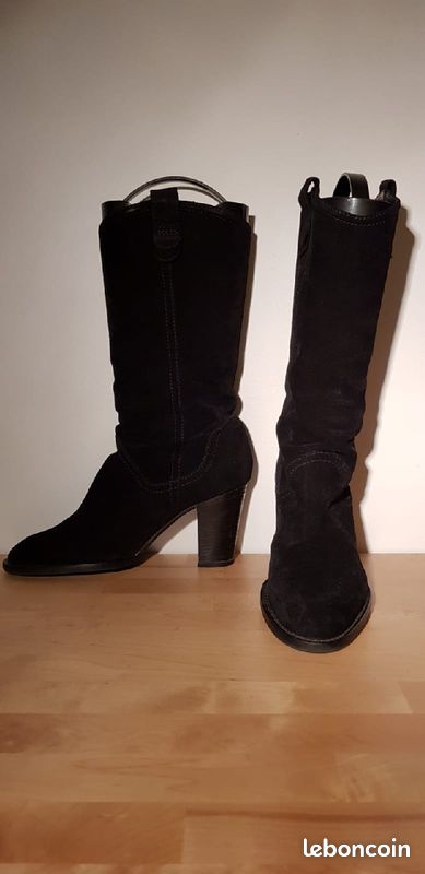 Bottes daim noir à talons Minelli (image 1)