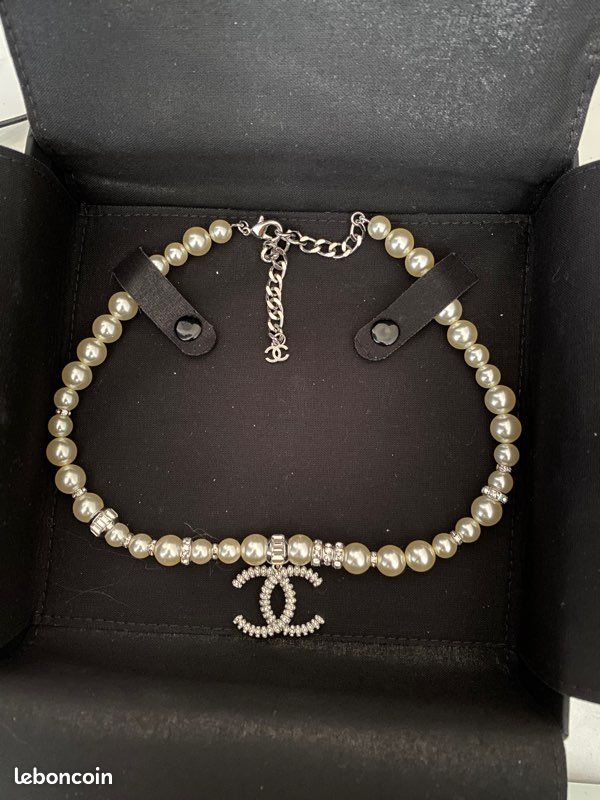 Collier (image 1)