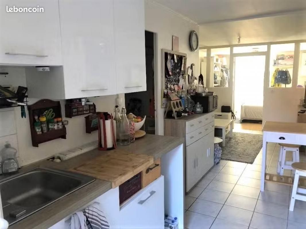 Appartement a louer  - 2 pièce(s) - 37 m2 - Surfyn