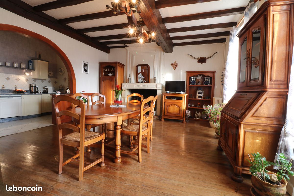 Longère 10 pièces 280 m² - Saintes 17100 (image principale 4)