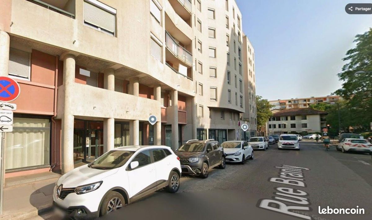Parking Villeurbanne · 85 €/mois