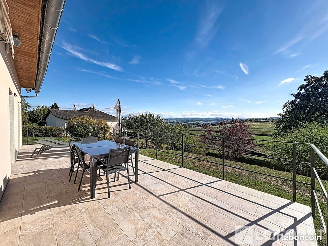 Maison 5 pièces 125 m² · à Bourgoin-Jallieu · 125 m² · 350 000 €