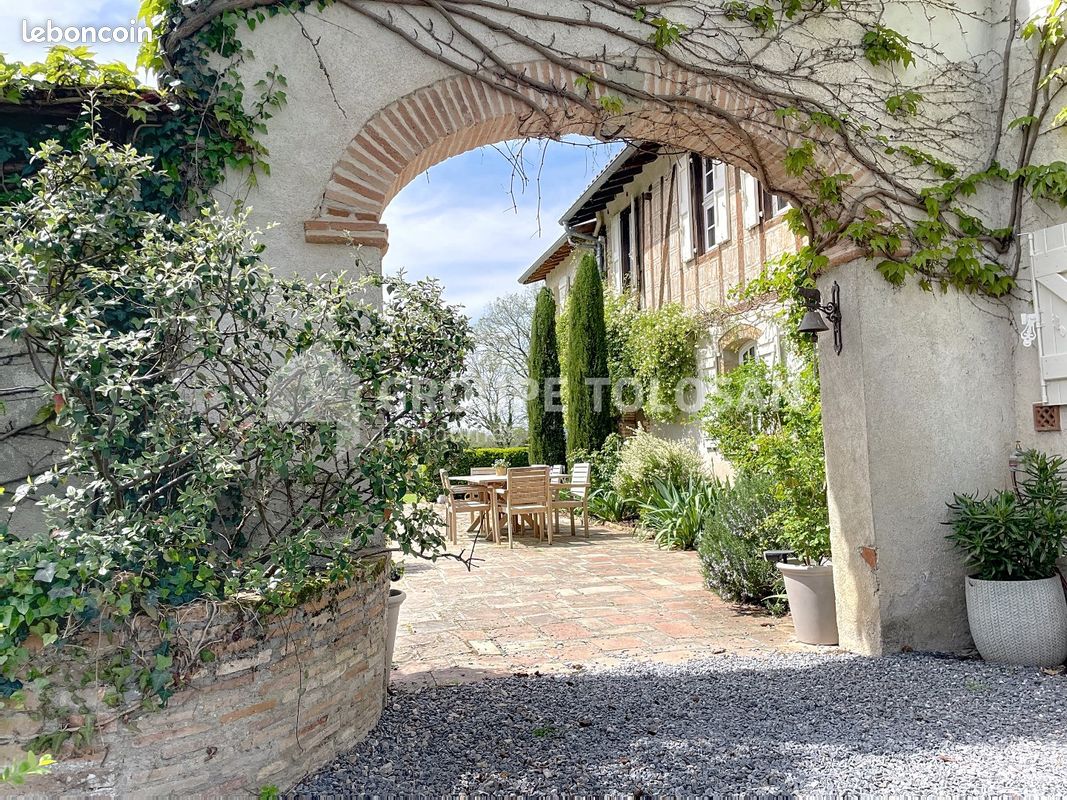 Maison 9 pièces 343 m² · à Lavaur · 343 m² · 755 000 €