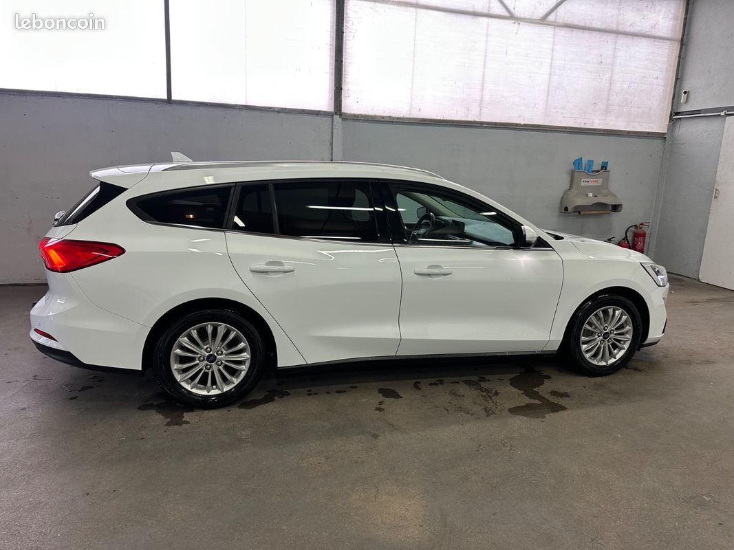 FORD Focus SW 125CH Titanium (image 6)