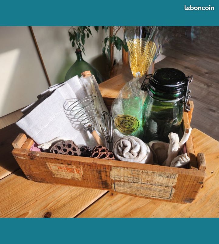 Ancienne caisse d'atelier de tissage et ses accessoires vintages (image 3)