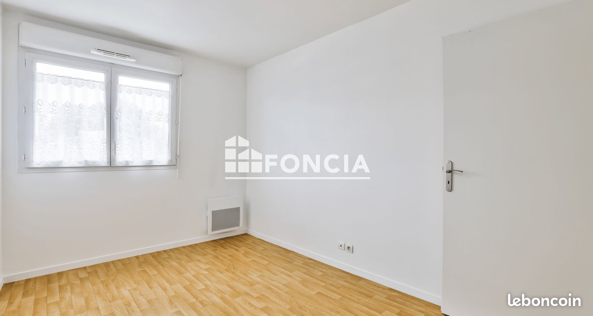 CORBEIL-ESSONNES - Appartement 2 Pièces avec parking (image 8)