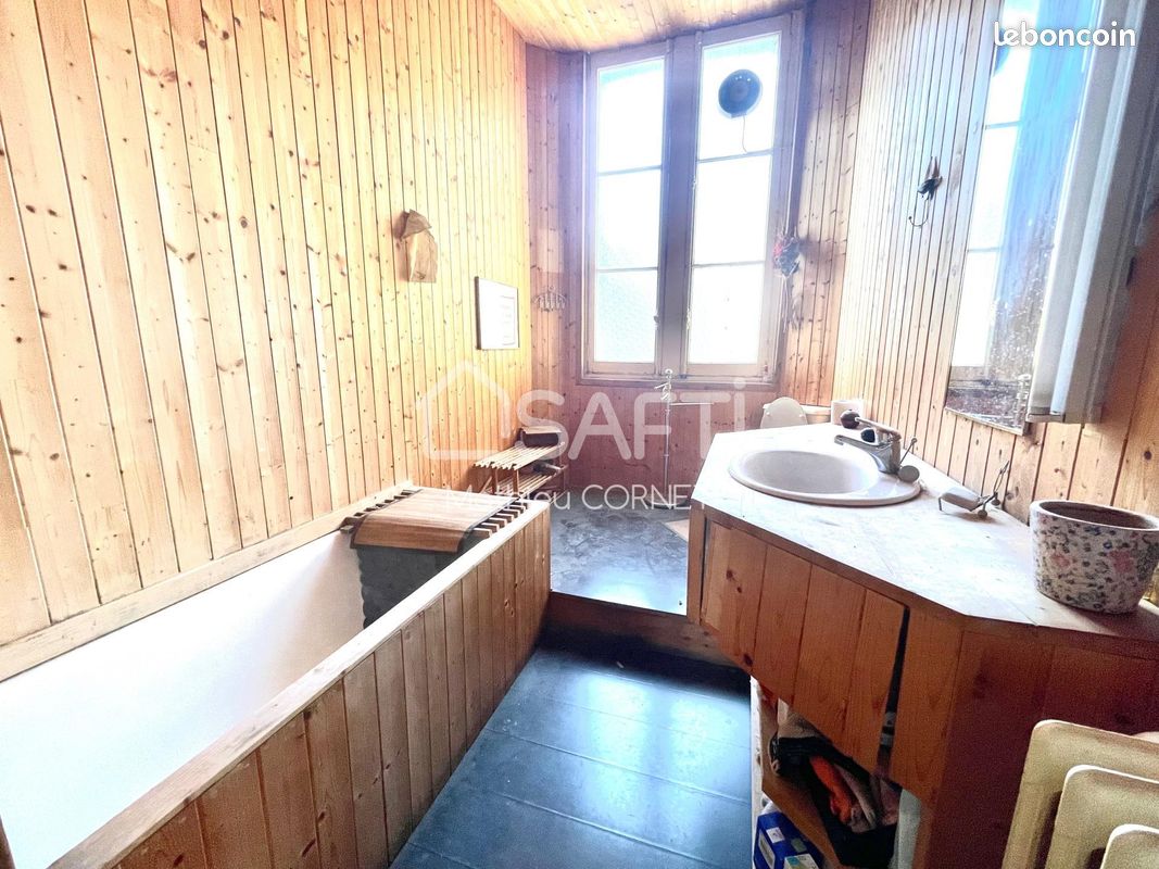 Studio 10 pièces 200 m² - Bordeaux 33000 (image principale 4)