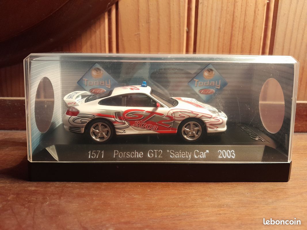 Miniature 1:43 - PORSCHE GT2 Safety Car 2003 - SOLIDO - Référence 1571, NEUF (image 1)