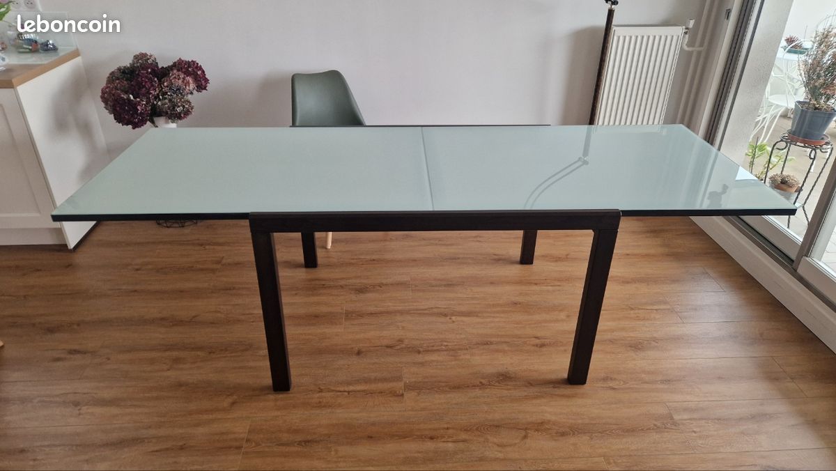 Ensemble table en verre et chaises (image 2)