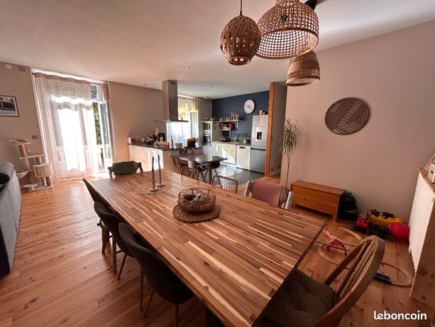 MAISON FAMILIALE RÉNOVÉE – 180 m² HABITABLES – JARDIN- DOUBLE GARAGE – DPE C