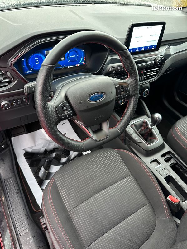 Ford Kuga 1.5 L Ecoblue 120 CH "ST Line" 1ère Main (image 2)