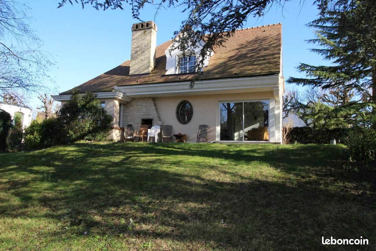 Maison 6 pièces 136 m² · à Le Plessis-Trévise · 136 m² · 627 000 €