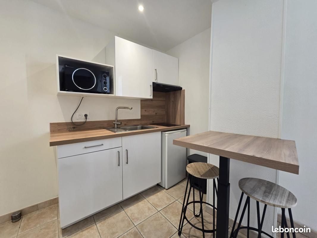 Appartement 1 pièce 18 m² · à Eyguières · 18 m² · 477 €/mois
