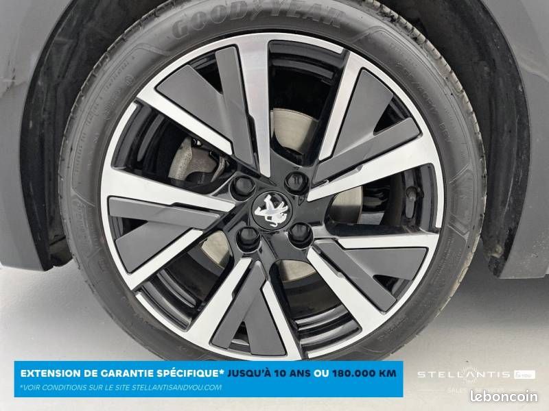 Peugeot 208 PureTech 100 S&S EAT8 GT (image 16)
