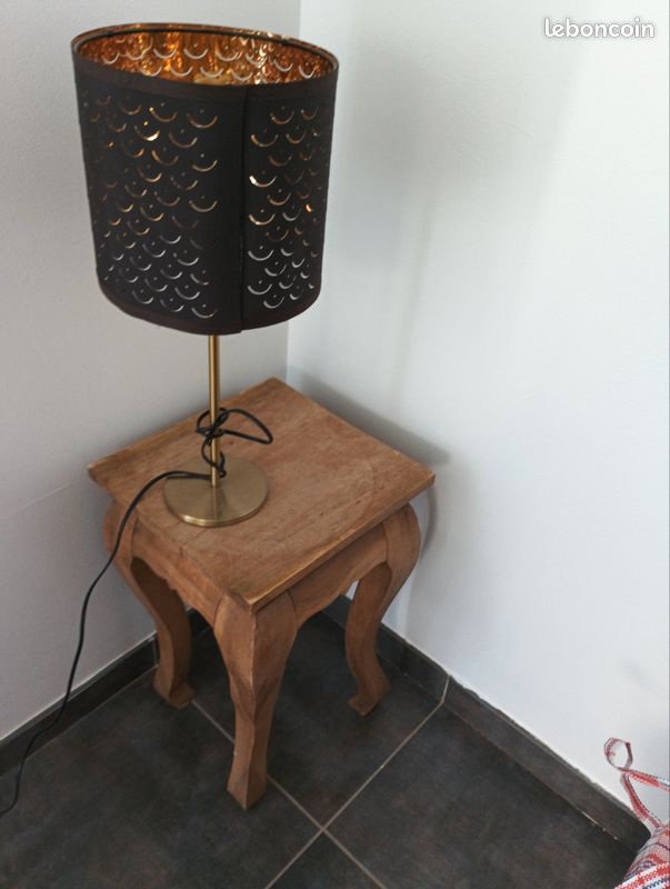 Table d'appoint (image 1)