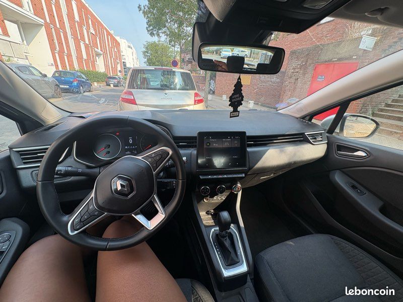 Renault Clio V Auto (image 3)