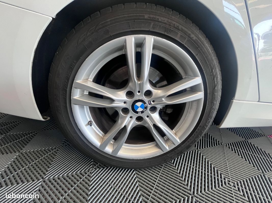 BMW SERIE 3 GRAN TURISMO F34 330d xDrive 258 ch M Sport A. Toit ouvrant / Caméra de recul / Hayon électrique / (image 22)