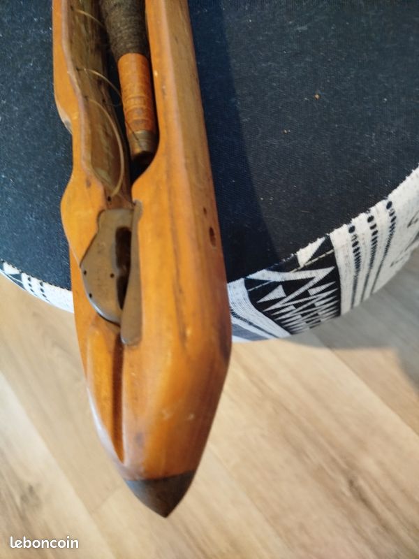 Ancienne Navette De Métier à Tisser – Longueur 36 Cm – Bois
