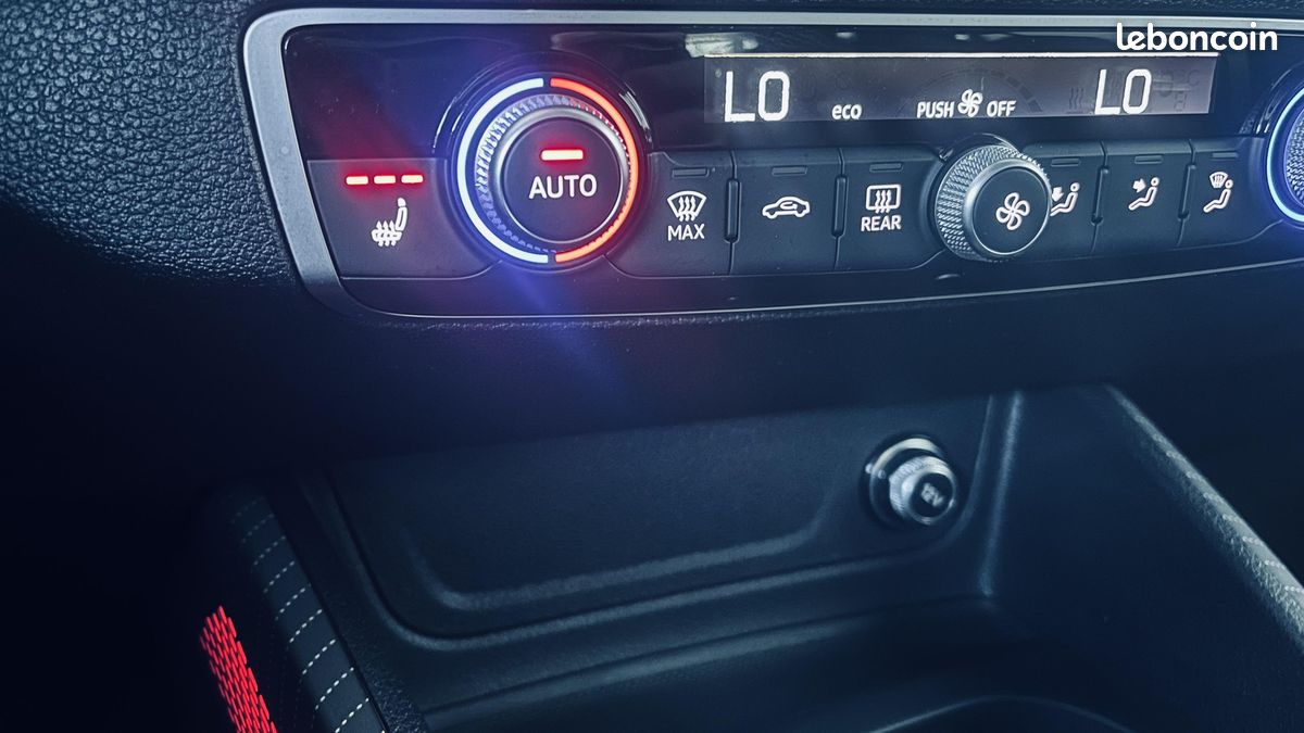 AUDI Q2 35 TFSI 150 S tronic 7 S line Plus (image 19)