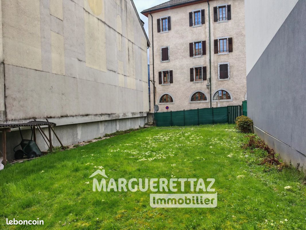 Terrain 187 m² · à La Roche-sur-Foron · 187 m² · 170 000 €