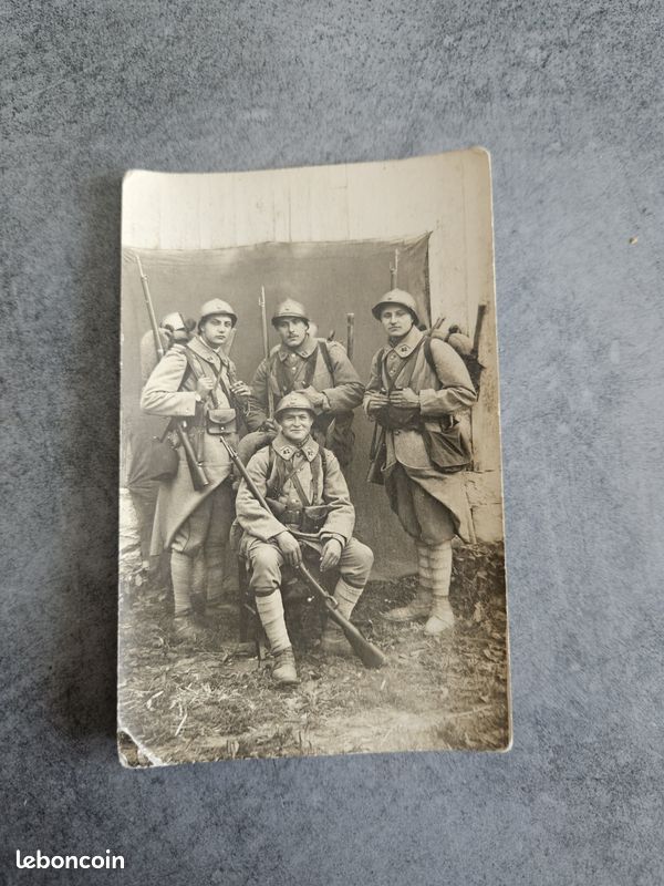Carte postale ancienne n°8 - Rare carte photo 14-18 - Soldats français "Poilus" en Tenue de Campagne (image 1)
