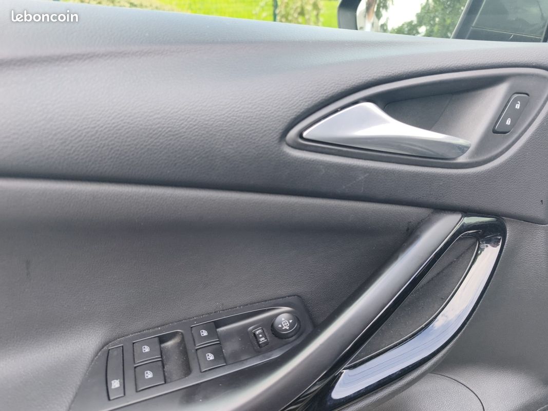 OPEL ASTRA 1.2 Turbo 110 ch BVM6 Elegance Business GARANTIE 12 MOIS (image 17)