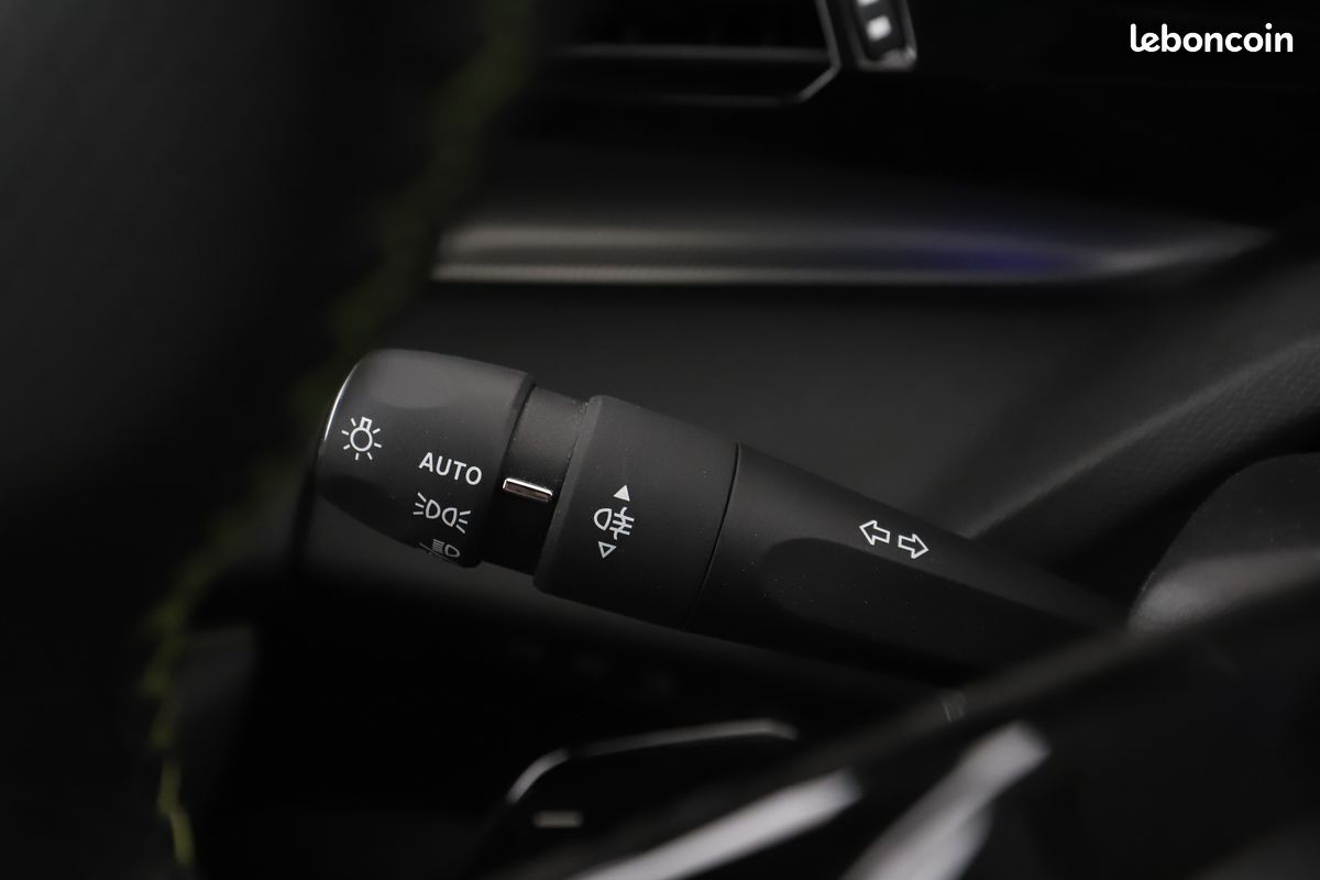 Peugeot 408 1.6 PHEV First Edition e-EAT8 225 ch (image 18)
