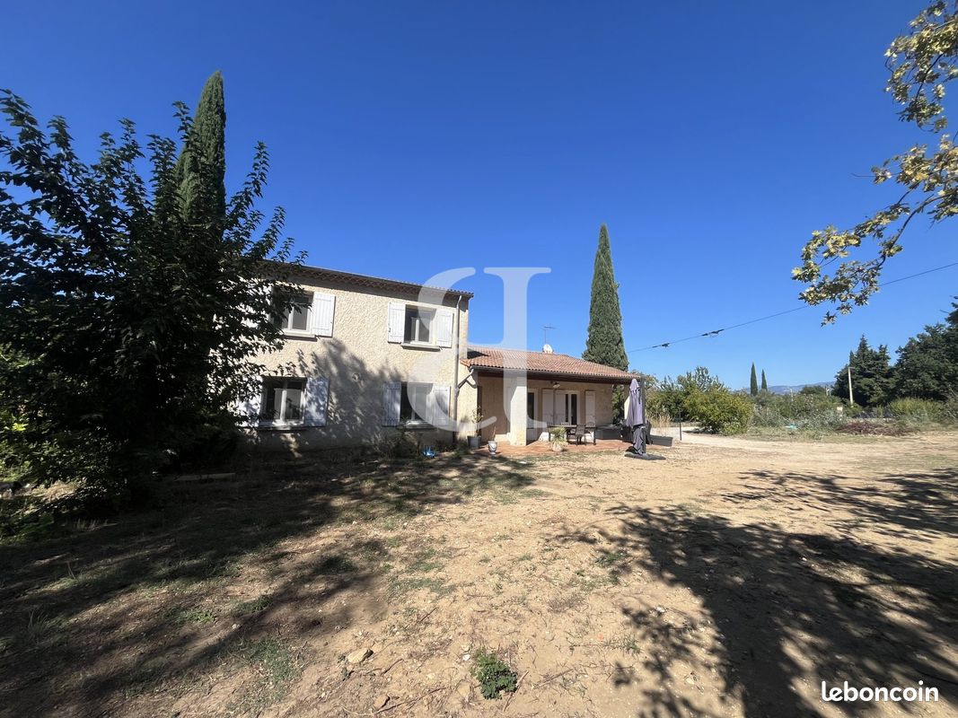 Maison 5 pièces 116 m² · à Loriol-du-Comtat · 116 m² · 379 000 €