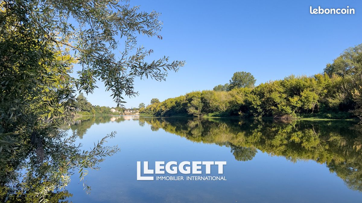 Maison 9 pièces 370 m² · à Juillac · 370 m² · 450 000 €