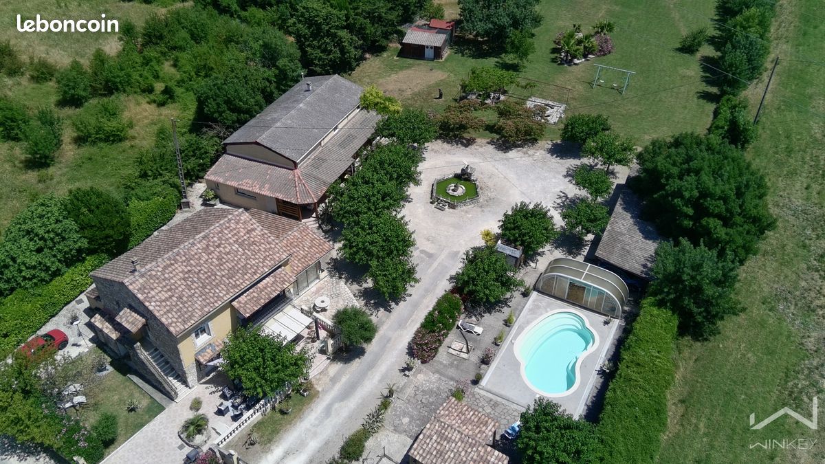 Maison 10 pièces 300 m² · à La Garde-Adhémar · 300 m² · 559 000 €