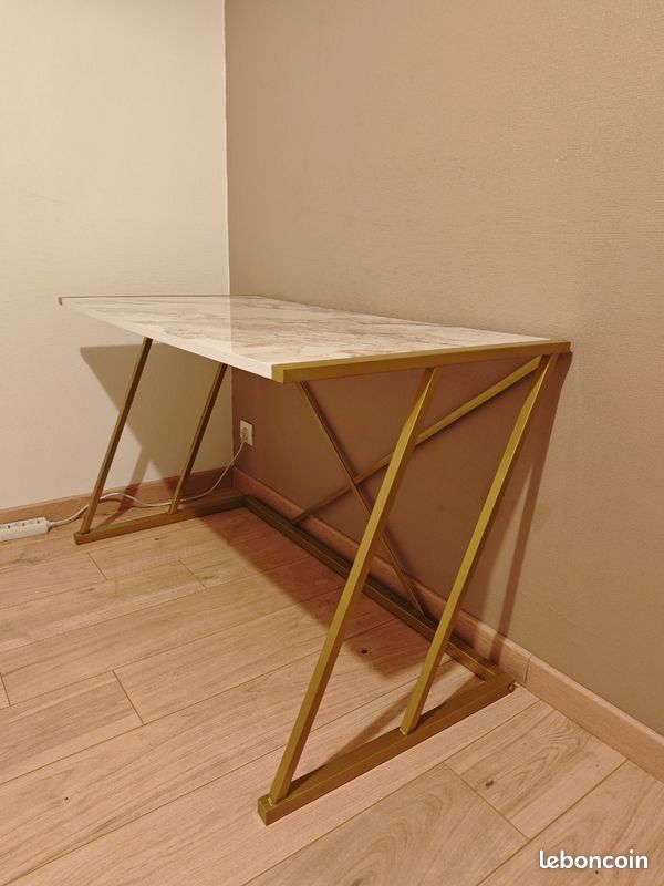 Bureau moderne effet marbre et doré (image 2)