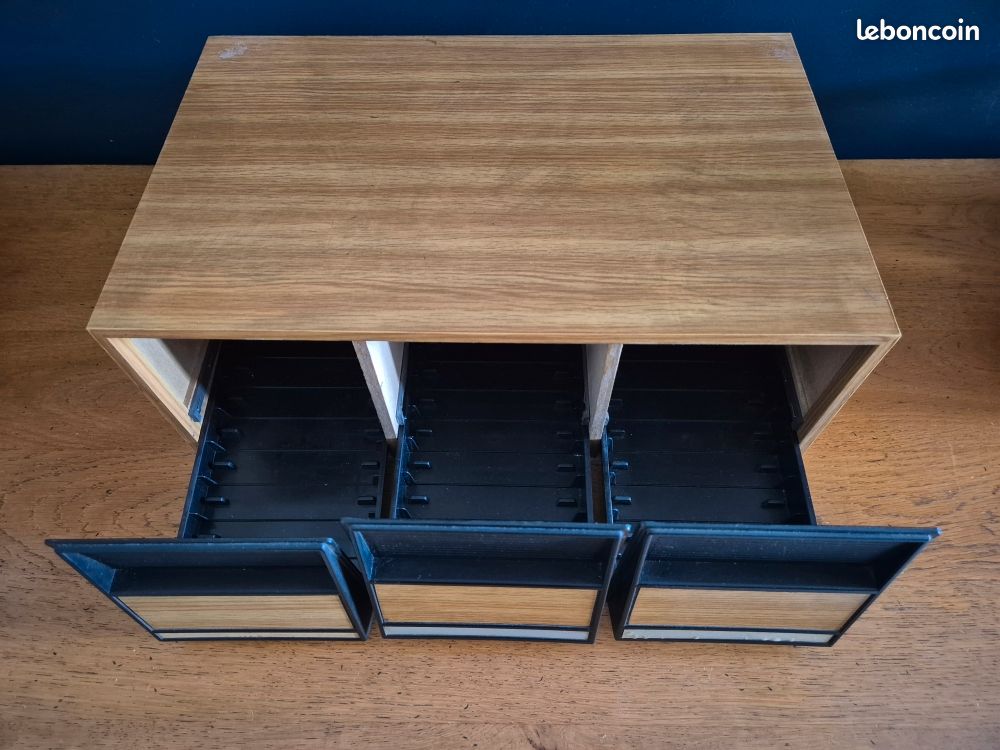 Rangement pour CD en bois (image 2)