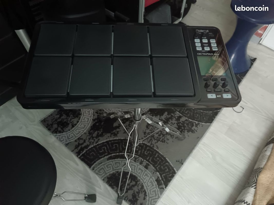 Vends OCTAPAD SPD-30 V2 BK Roland + Trépied + Mode d'emploi en français (image 1)