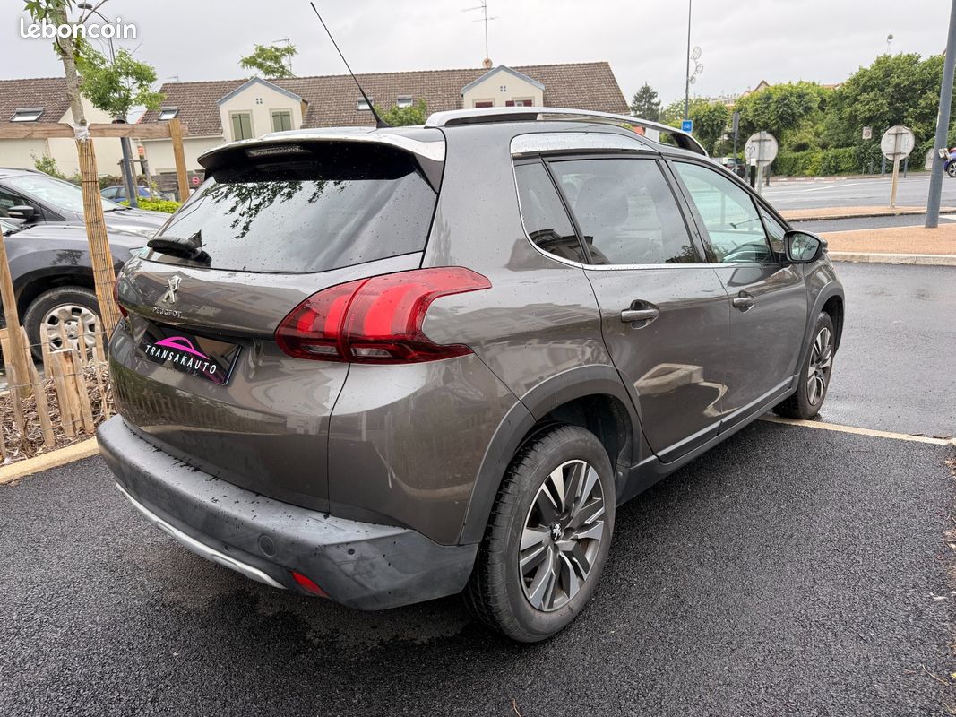 PEUGEOT 2008 130ch SS BVM6 Style (image 8)