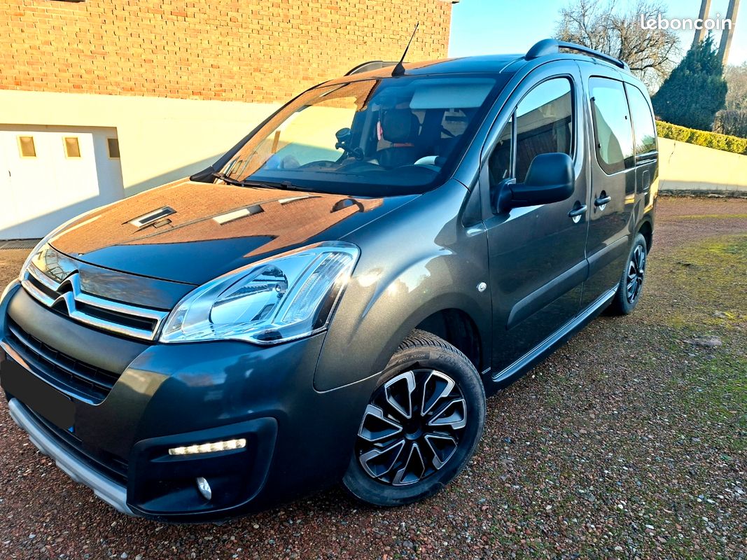 Berlingo 1,6l Blue HDI 110 - Voitures